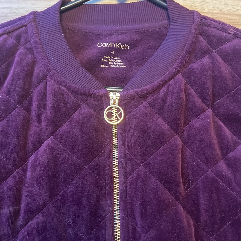 Calvin Klein size medium excellent condition!